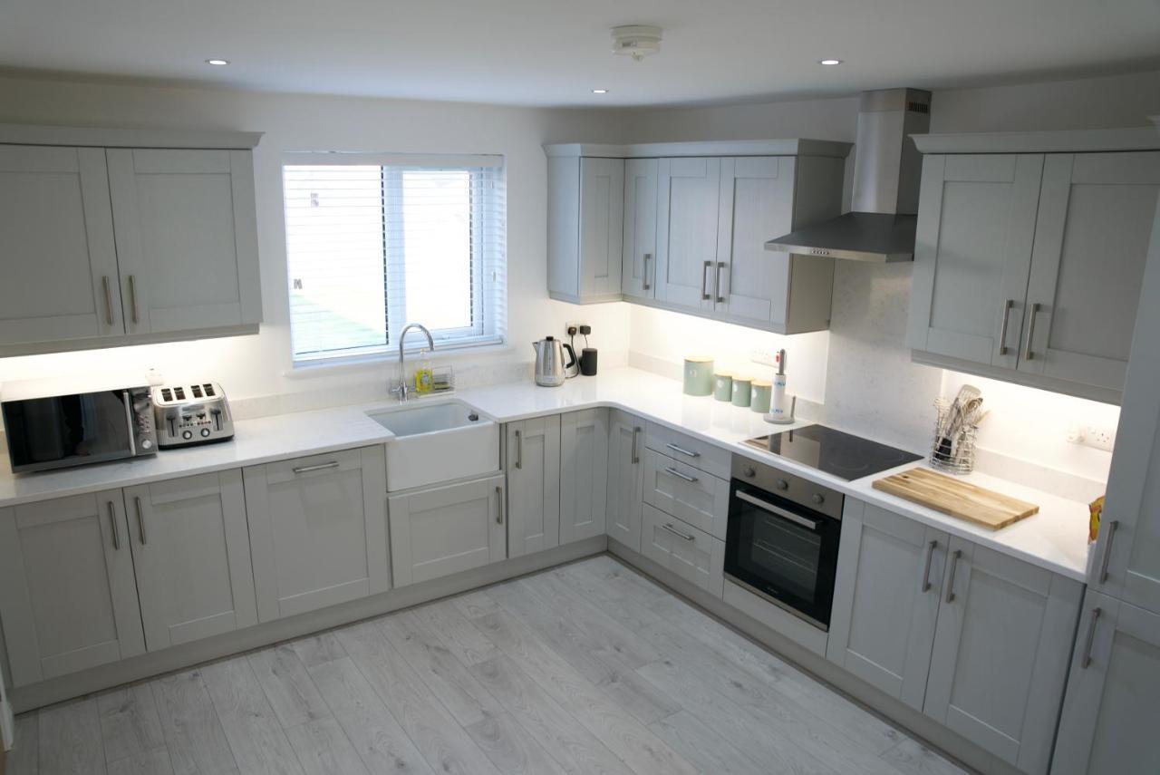 Modern 3 Bedroom Coastal Home Newry Zewnętrze zdjęcie